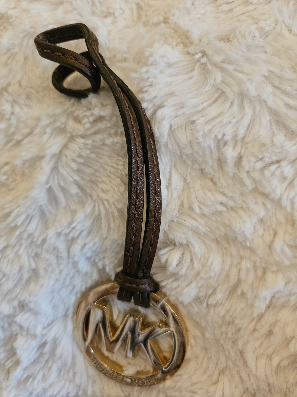 Michael Kors✨️Gold MK Circle Bag Charm with Brown Strap - Picture 2 of 3